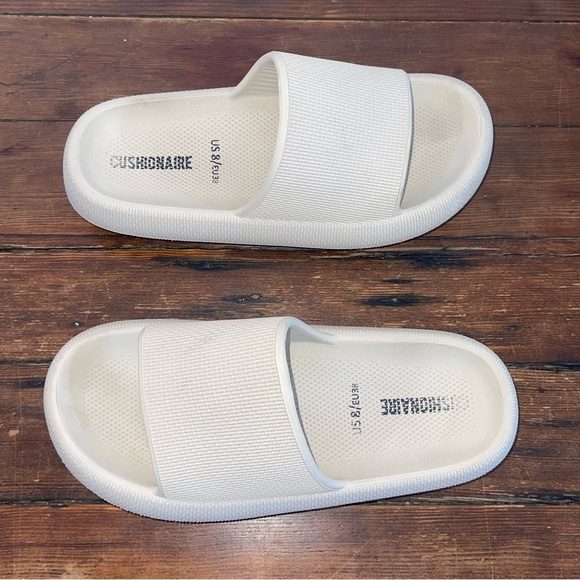 Neutral  Minimalist Sandals with Cushioned Footbed size 8 - Picture 1 of 5